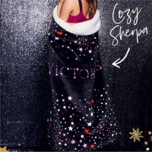 Victoria's Secret Black and White Cozy Sherpa Blanket